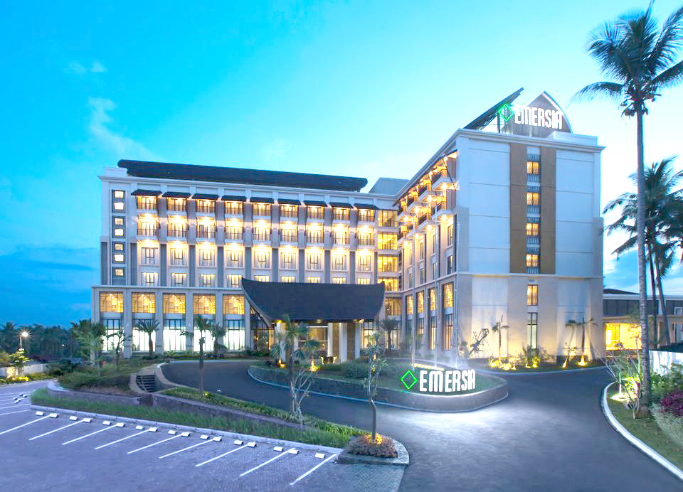 EMERSIA HOTEL & RESORT BATUSANGKAR