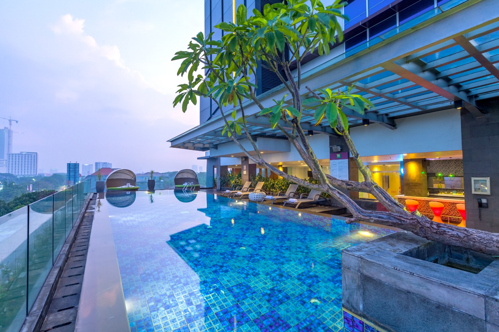 THE SOUTHERN HOTEL SURABAYA