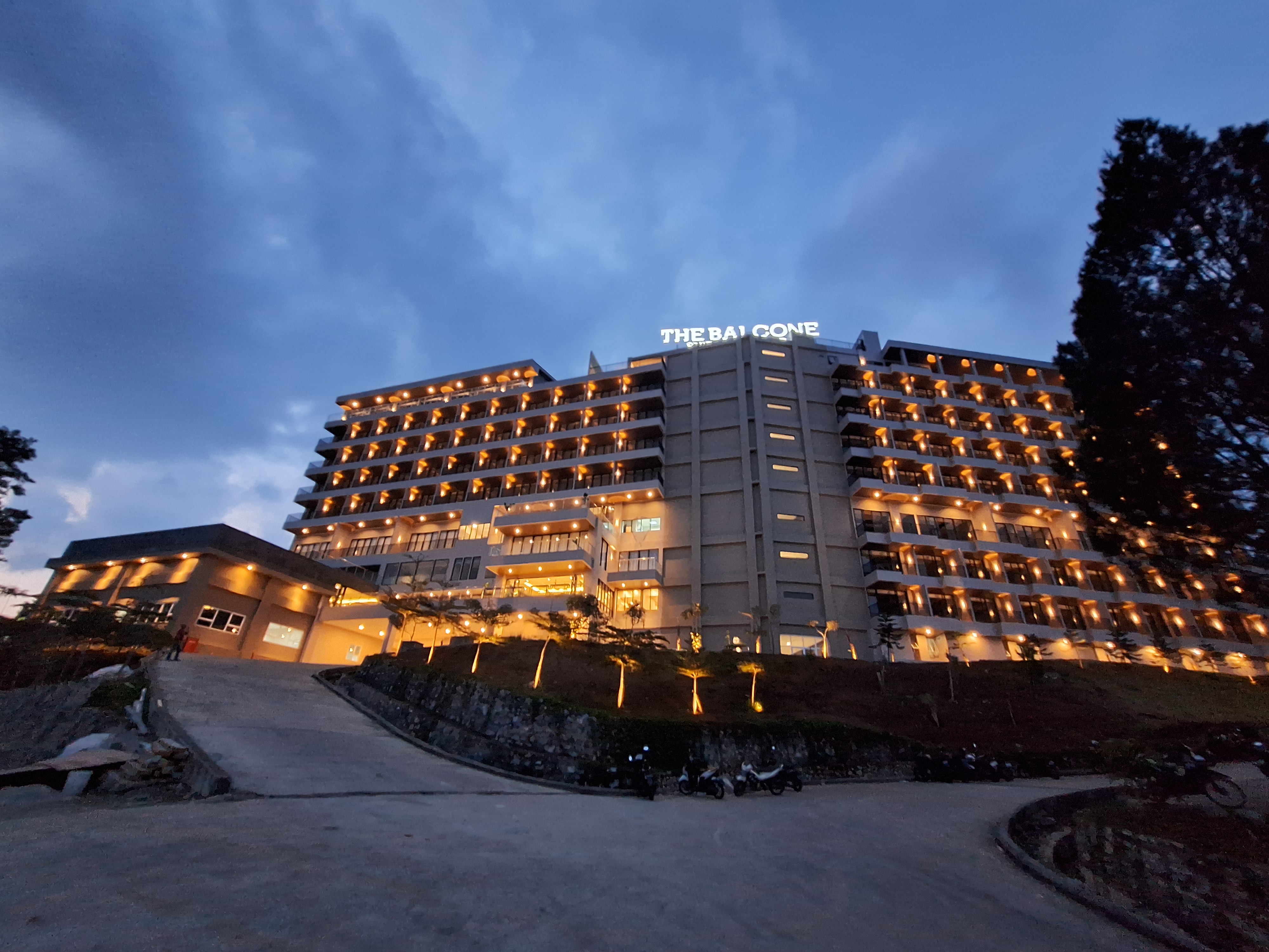THE BALCONE SUITES & RESORT