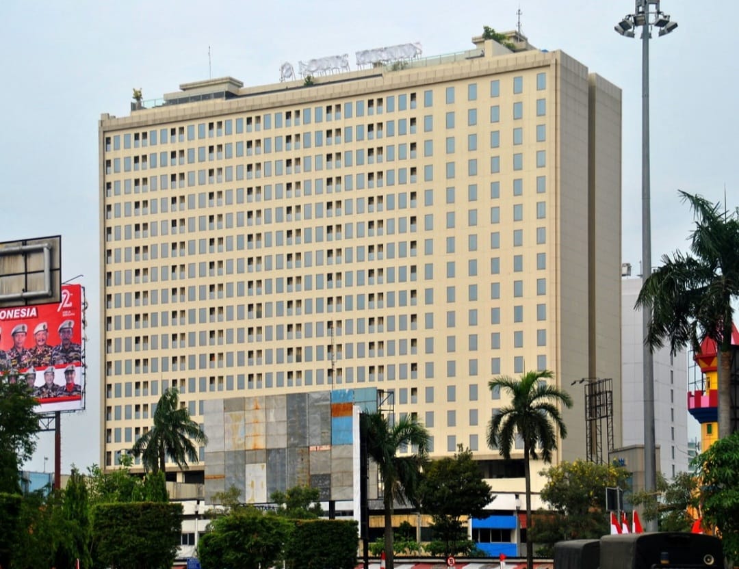 LOUIS KIENNE HOTEL SIMPANG LIMA SEMARANG